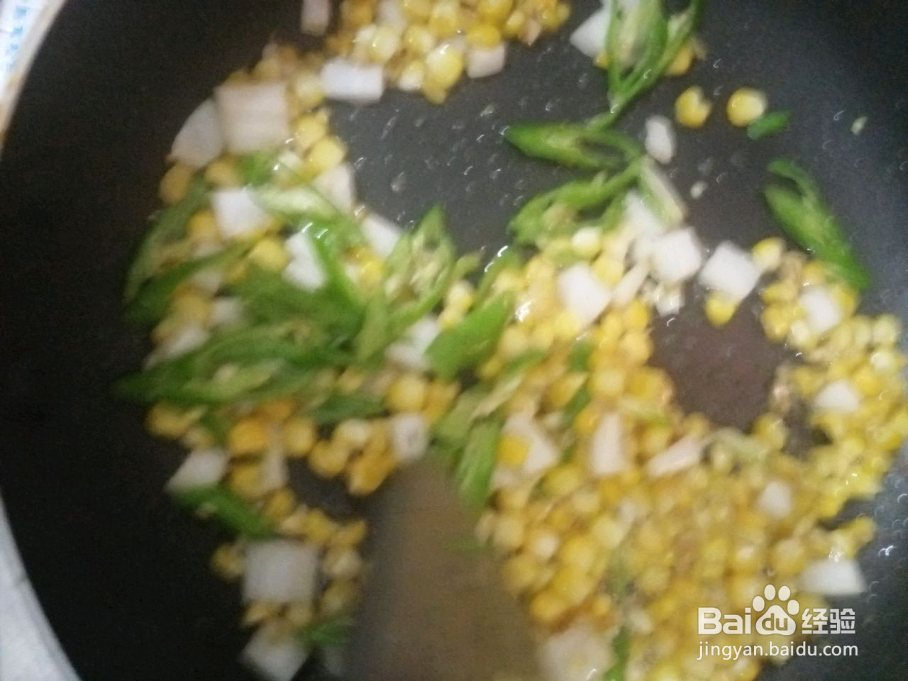 青椒玉米蛋炒饭的做法