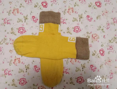 折衣服袜子收纳的方法