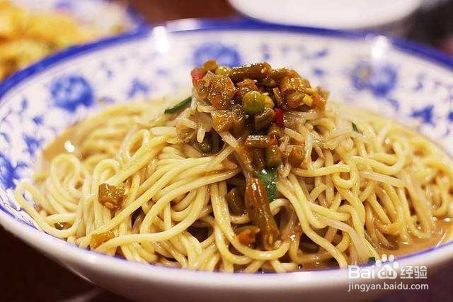 如何烹饪美味的经济凉面