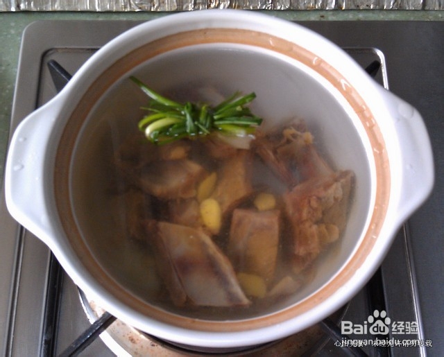 清炖腊排骨汤