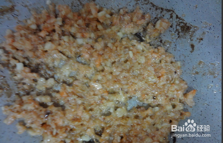 怎么做一道美味的天然虾酱炒空心菜？