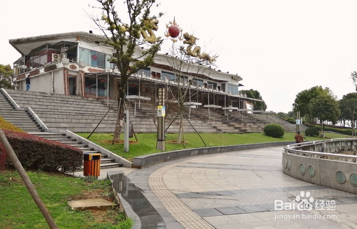 如何参观岳阳南湖公园的观光台