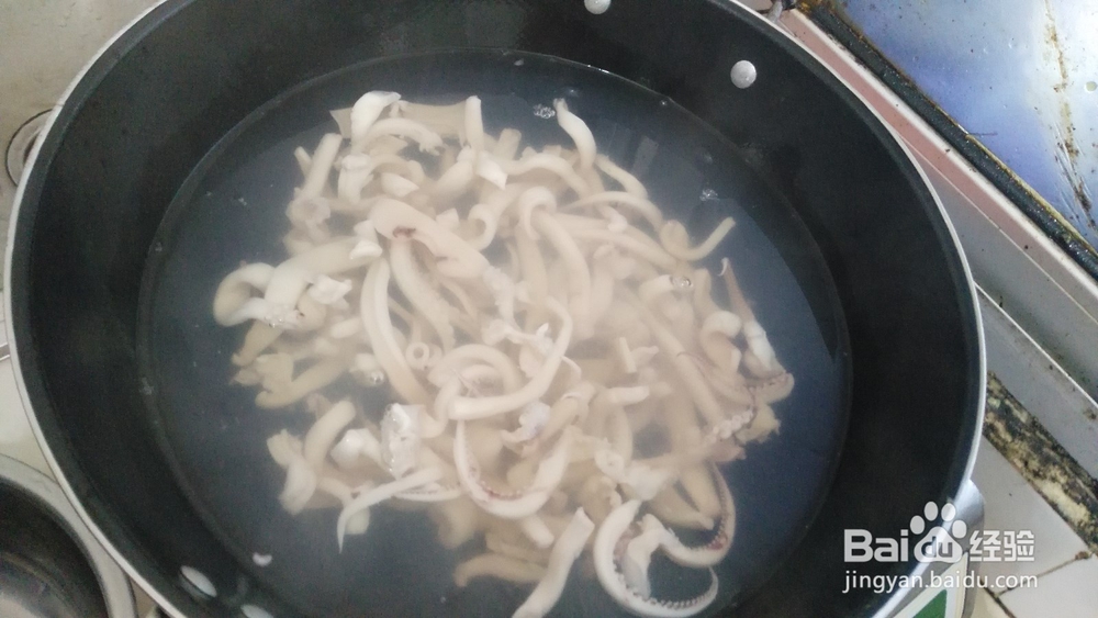 怎么做四川泡菜炒鱿鱼？