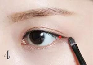 不会化妆的姑娘看过来