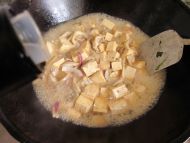 平菇炖豆腐的做法