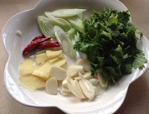 新疆大盘鸡的做法