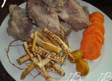 五指毛桃猪骨汤