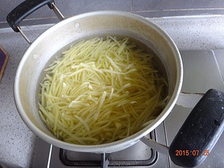凉拌土豆丝红油炝土豆丝