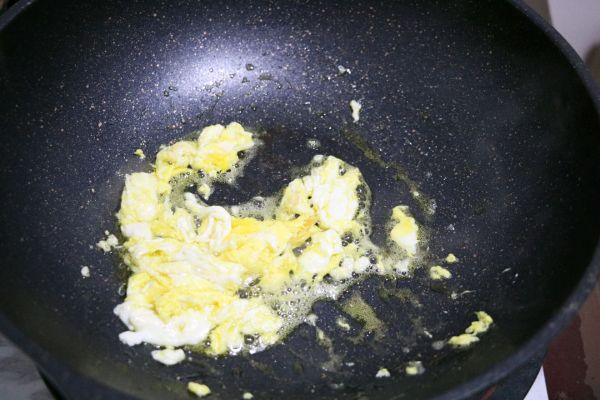 咖喱虾仁蛋炒饭