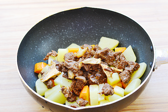 泰式红咖喱牛肉
