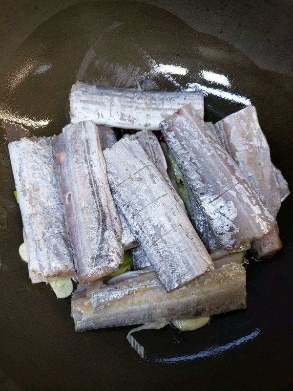 不炸不煎红烧带鱼