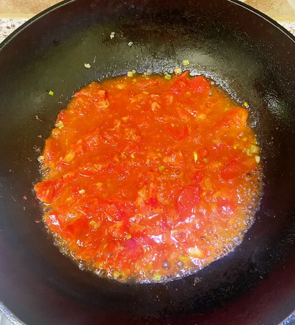 西红柿鸡蛋焖豌豆