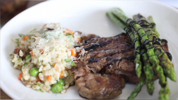 加拿大肋眼牛排燕麦米饭