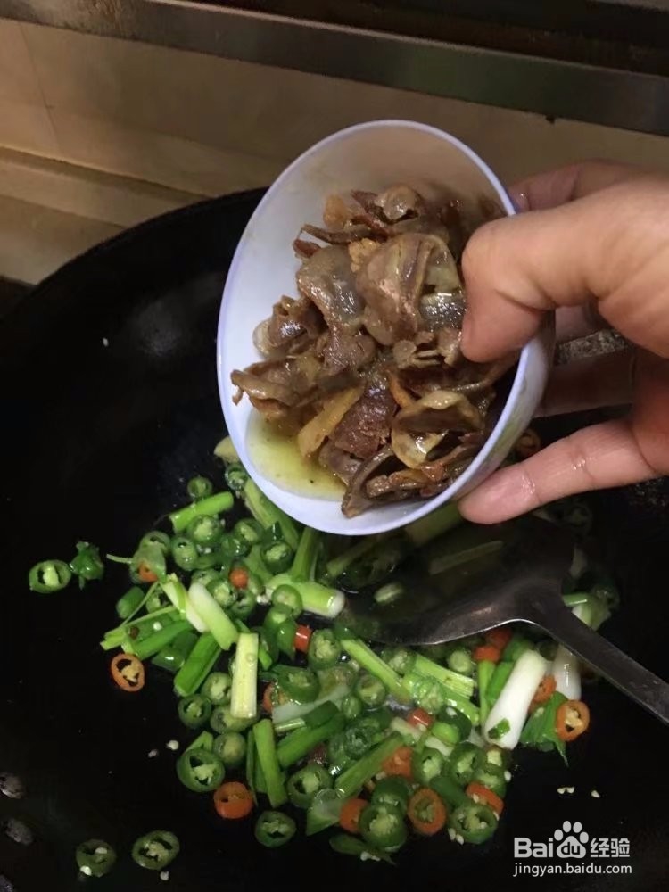 香肠如何炒?