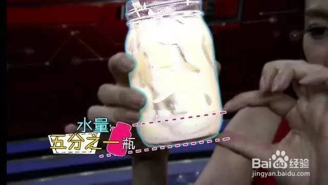 教你如何用大米快速清洁瓶子
