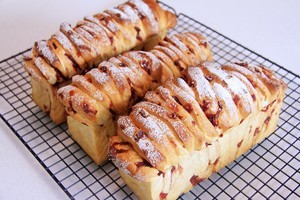 玫瑰酱手撕甜吐司的做法