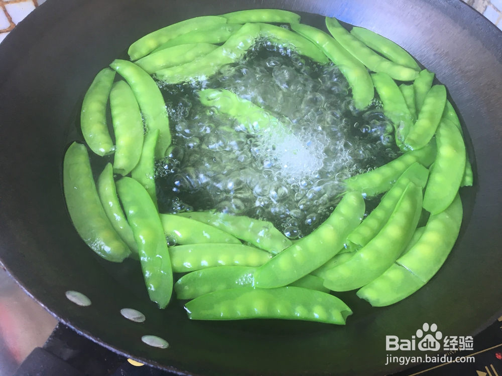 毫无压力做荷兰豆炒腊肉