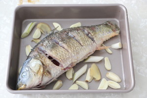 烤箱烤鱼没有锡纸怎么烤，求方法