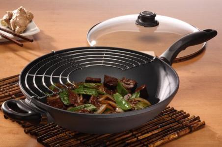 厨房小窍门：如何让粘锅不粘