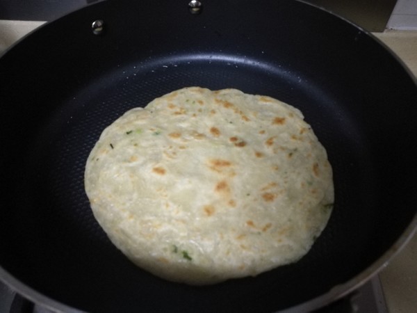 手抓饼卷鸡丝大拌菜丘比沙拉汁