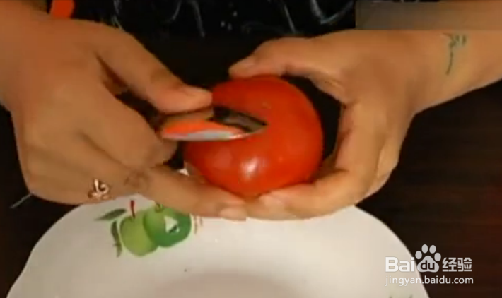 如何巧去西红柿皮？