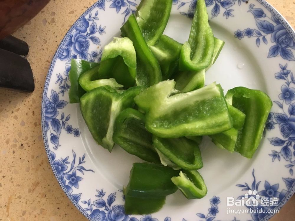 素菜圆椒香菇炒茄子