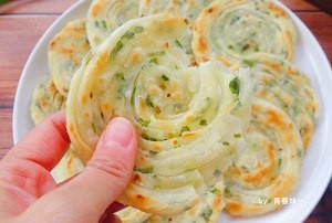 快手懒人版葱油饼,简单易做