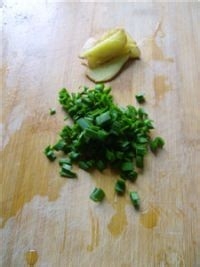 红烧萝卜鸡翅根的特色做法