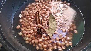 如何制作好吃的花生米