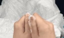 羽绒服上中性笔油怎么能洗掉