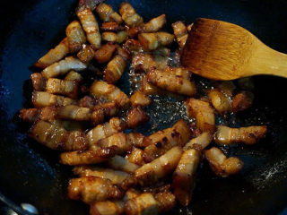 红烧肉炖鹌鹑蛋