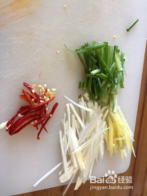 如何制作考究的清蒸鲈鱼 ？