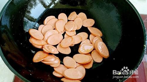 葱香火腿肠炒鸡蛋的做法