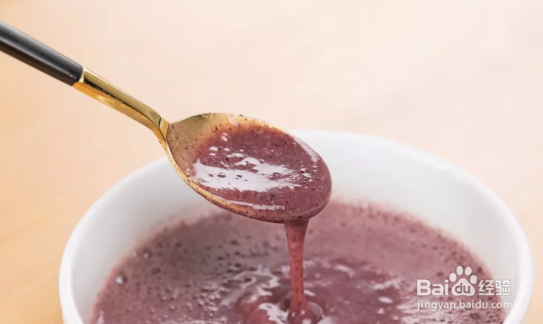 8个月宝宝辅食---紫米燕麦牛奶羹