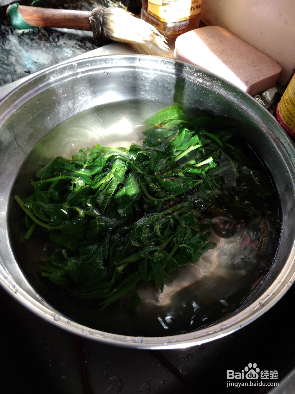 鸡蛋炒香椿技巧