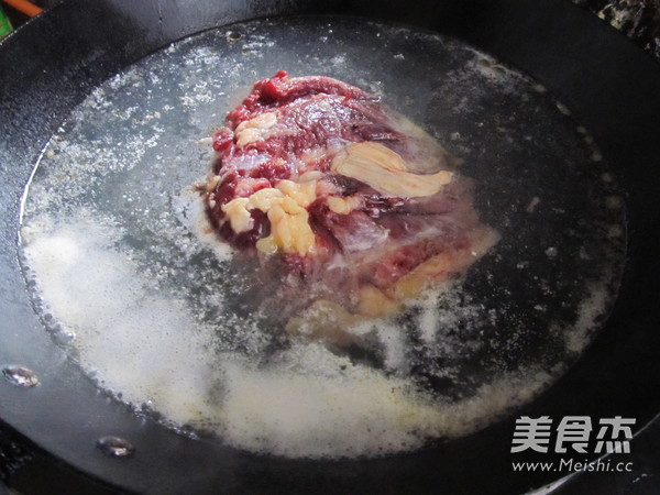 萝卜烧牛肉的做法