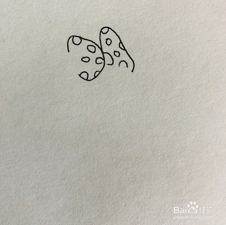 如何画开心的米妮简笔画