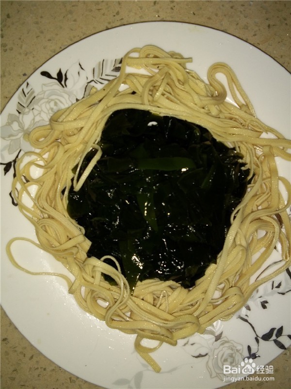 香菜干豆腐海藻拌菜