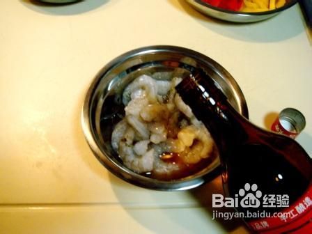 坚果炒什锦虾球