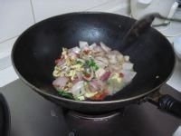 洋葱炒鸡蛋的做法