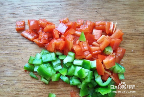 肉末荸荠炒双椒的做法