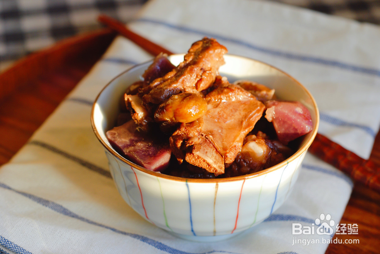 板栗土豆烧排骨的做法