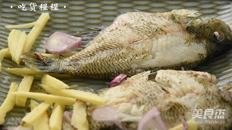 鲜鱼汤的家常做法