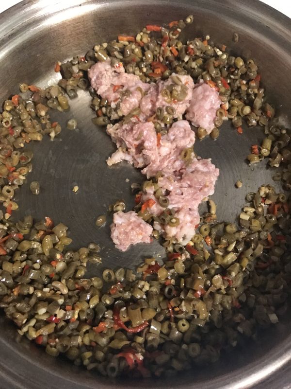 酸豆角肉沫拌米粉