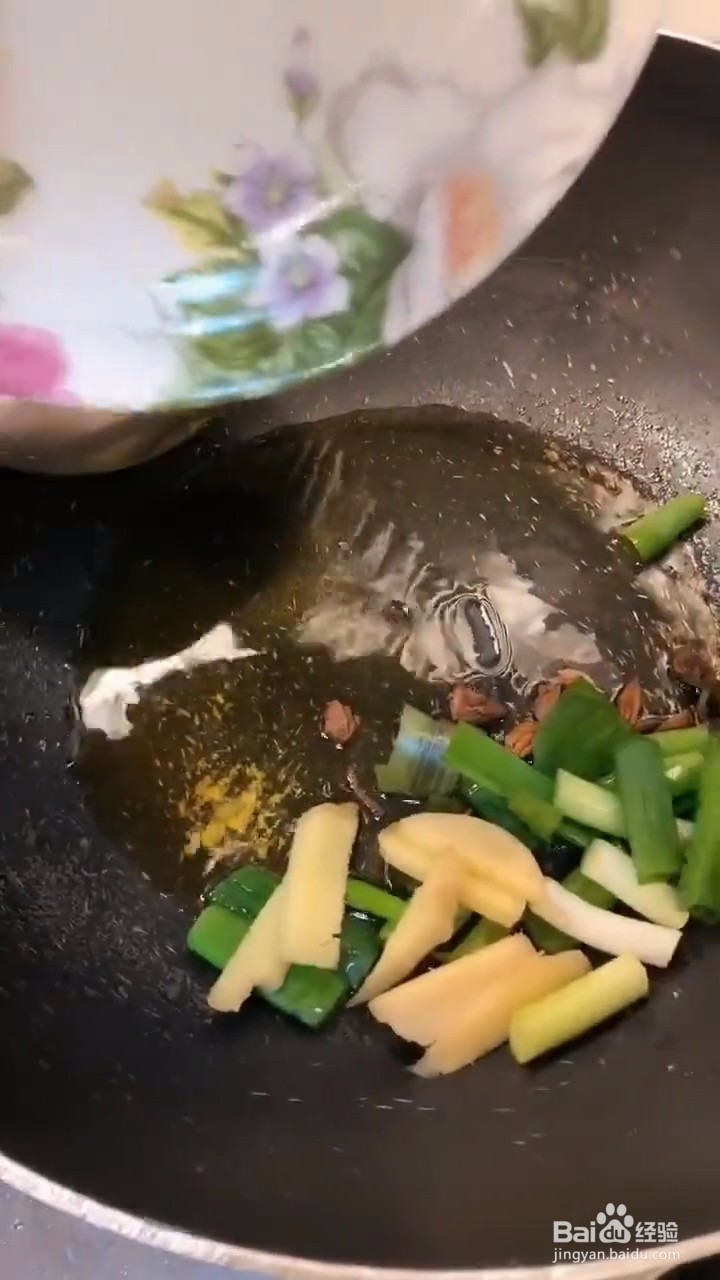怎样在家正确自制味美的牛肉炖萝卜