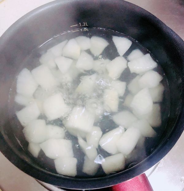 蔓越莓雪梨百合藕粉羹