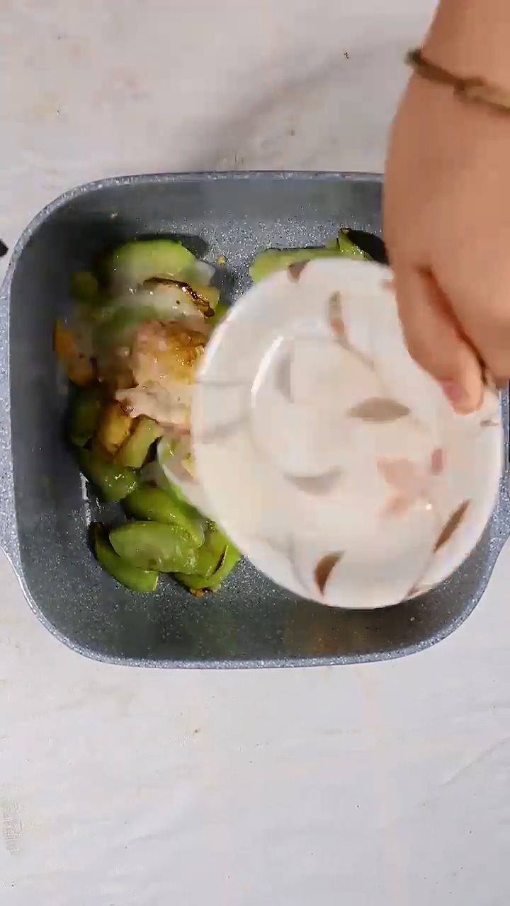 怎样做小炒丝瓜荷包蛋