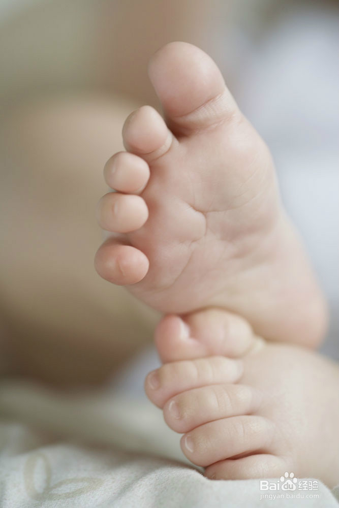 宝宝夜啼，那可能是宝宝发出的“求救信号”