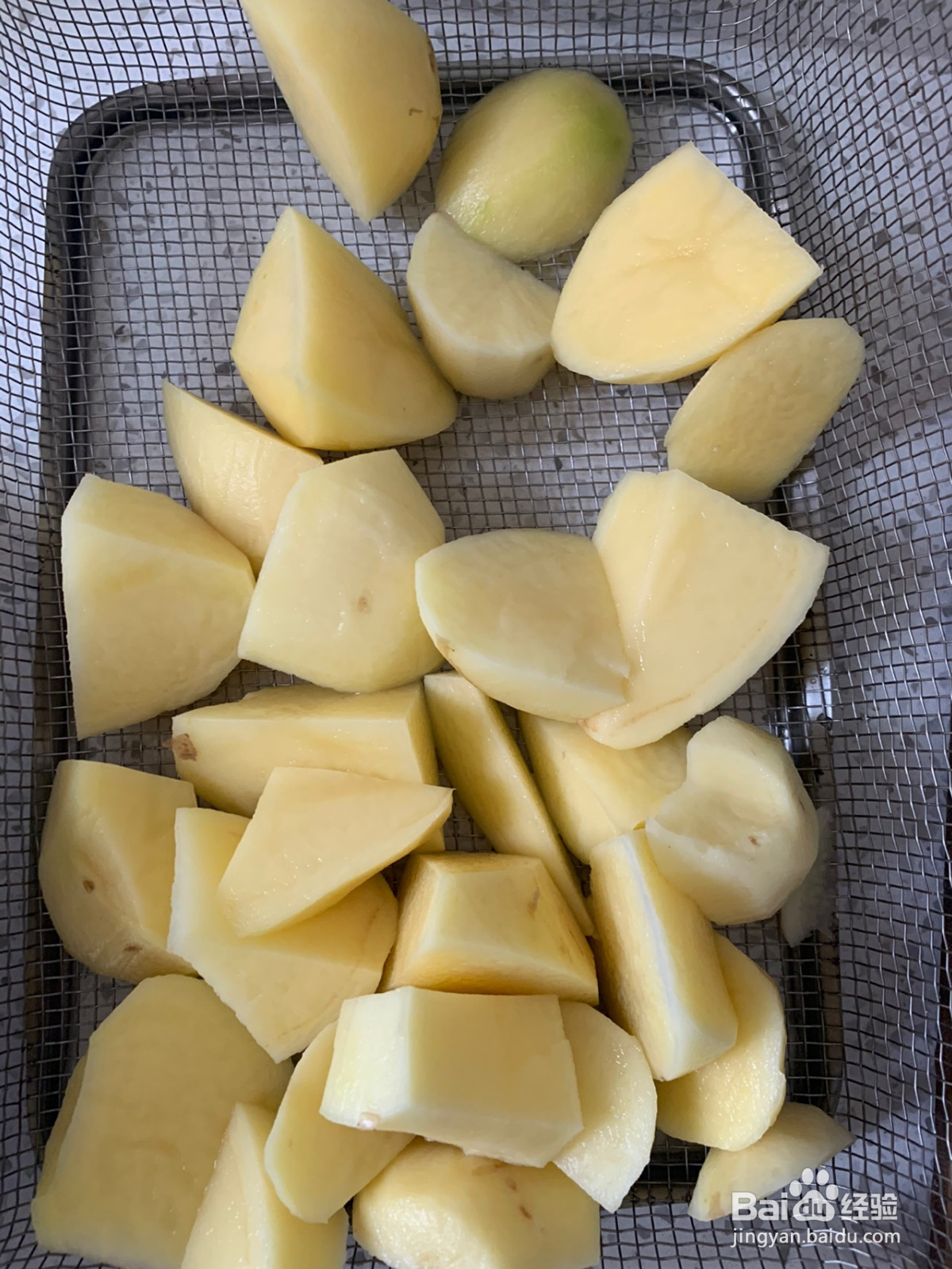 猪骨头烩酸菜的做法