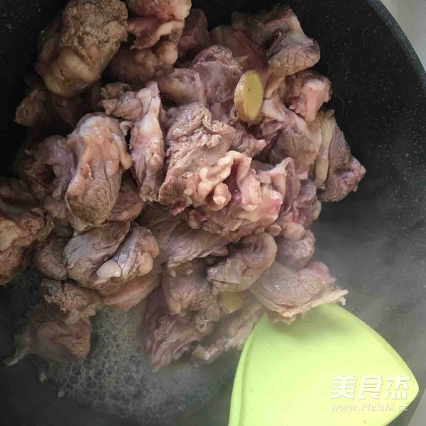 五香牛腩的做法